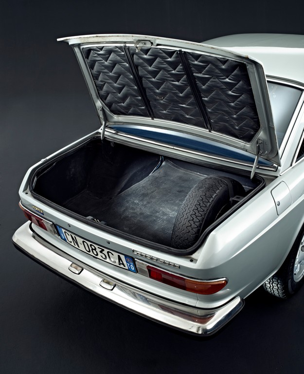 Lancia 2000HF