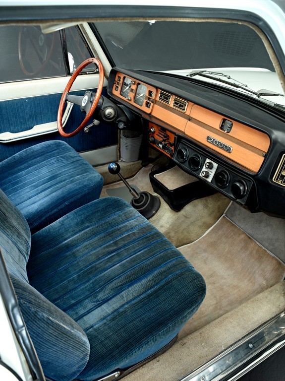 Lancia 2000