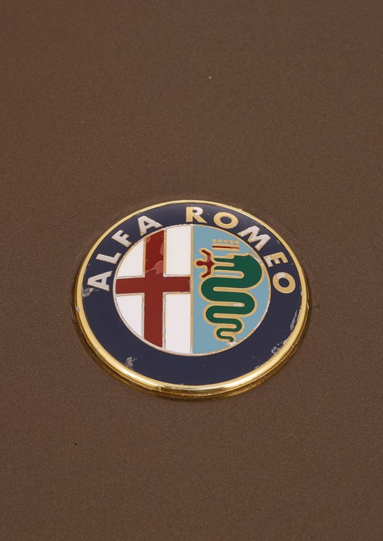 Alfa Alfetta quadrifoglio oro-